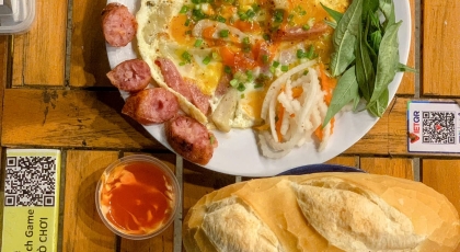 Bánh Mì Trứng Cút Ốp La